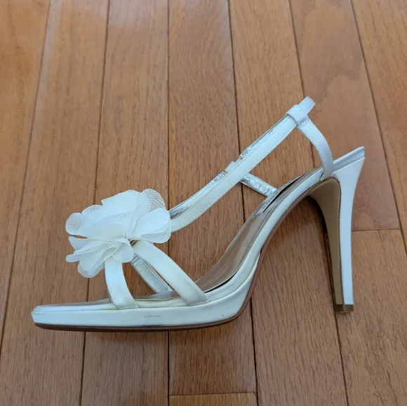 Caparros Ivory Heels with Floral Detail - Picture 5 of 5